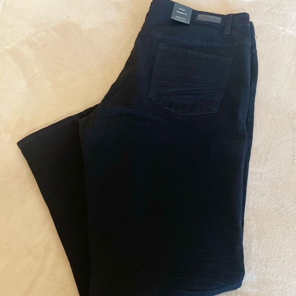 Kenneth Cole Tapered Fit Straight Leg Jeans - Size 44x32 - Picture 5 of 16